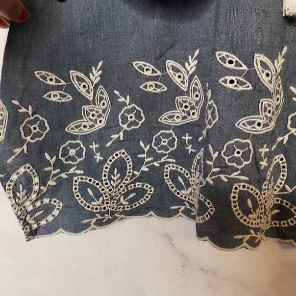 ABERCROMBIE & FITCH ruffle embroidered cold shoulder blouse S - Picture 4 of 9